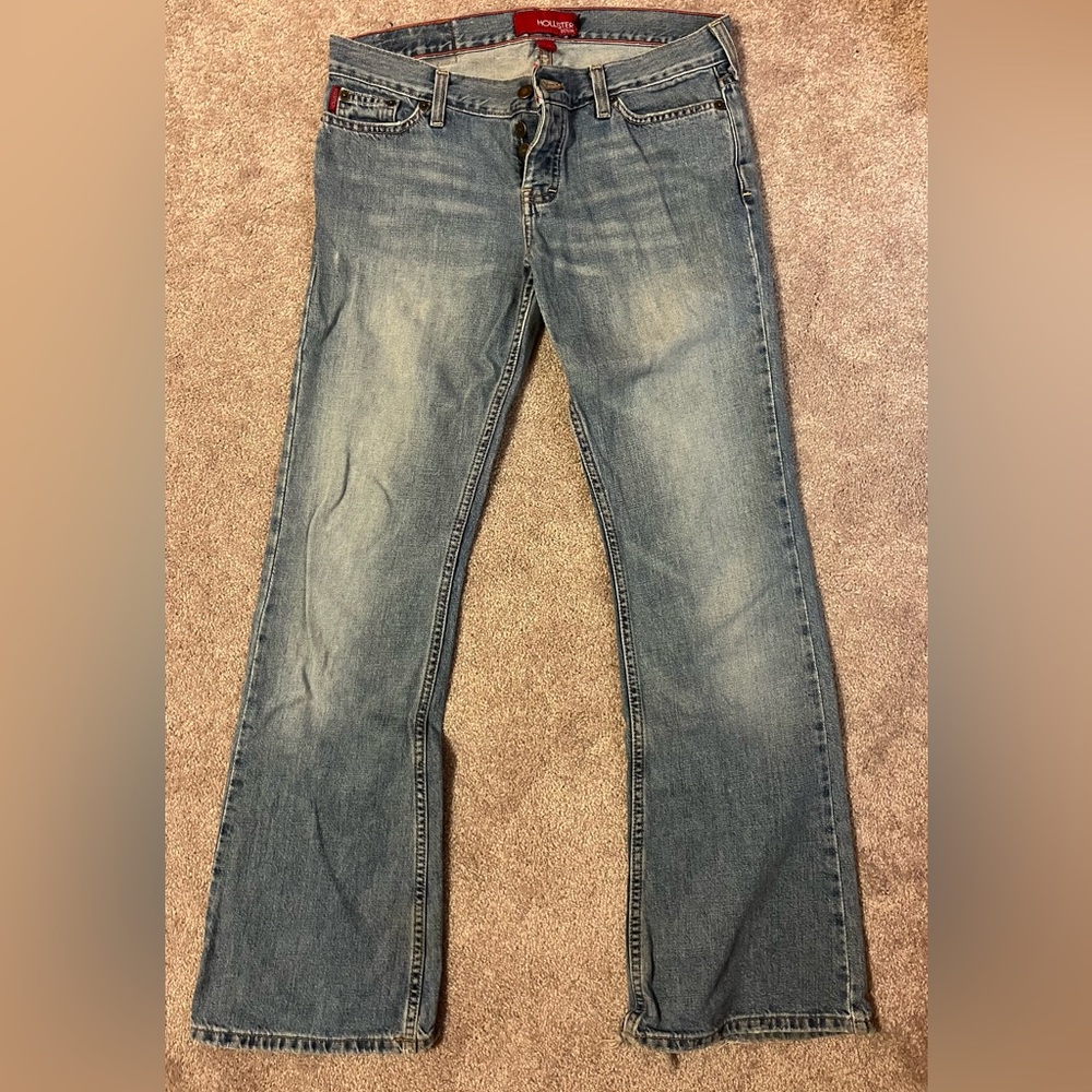 Original and vintage y2k Hollister and Co brand flare jeans.